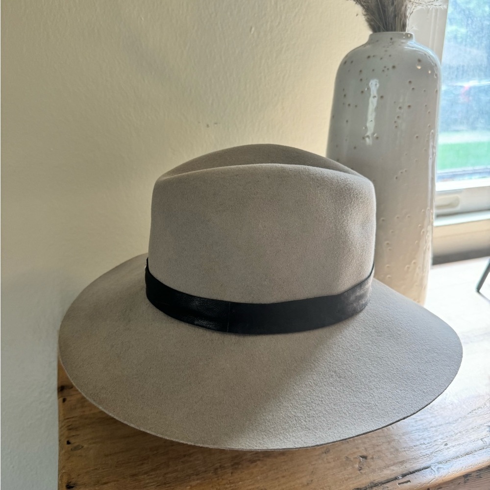 Janessa Leone Henningsen Gray Wool Hat Large